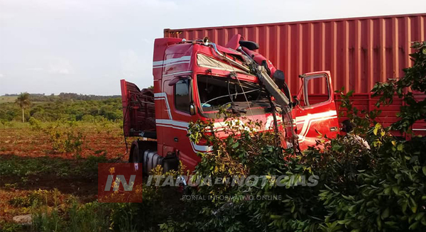 CAMIONERO QUEDÓ EN SHOCK TRAS PERCANCE SOBRE RUTA 6