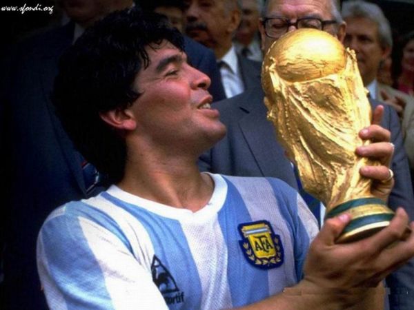El fútbol llora a Maradona