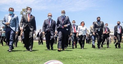La Nación / URP con nueva cancha sintética