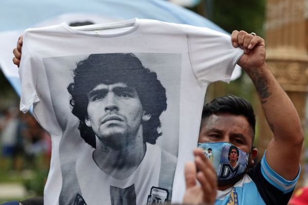 Los argentinos despiden a Diego Armando Maradona en la Casa Rosa - Fútbol - ABC Color