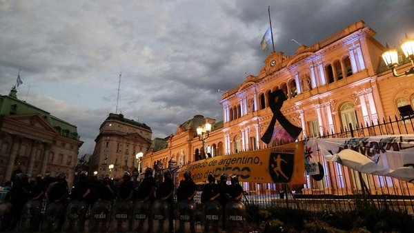 HOY / Abren la Casa Rosada para que el público despida a Maradona