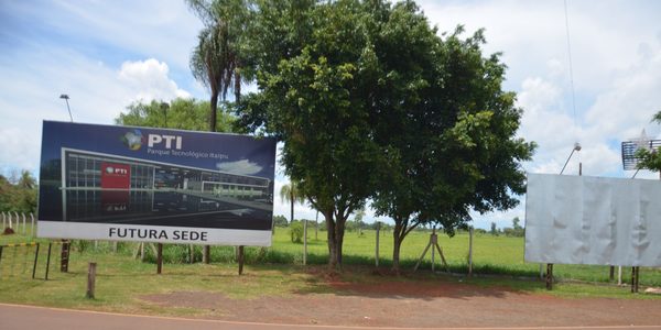 Bogarín no tiene en cuenta proyecto de su época y quiere USD 30 millones de Itaipu