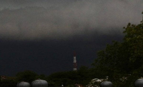 HOY / Temporal: varias zonas quedaron a oscuras y semáforos no funcionan