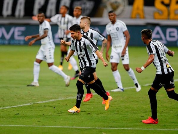 Mineiro hunde más al Botafogo y se afianza en el liderato en Brasil