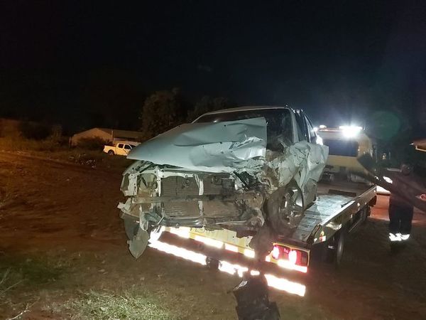 Violento choque deja dos automovilistas lesionados - ABC en el Este - ABC Color