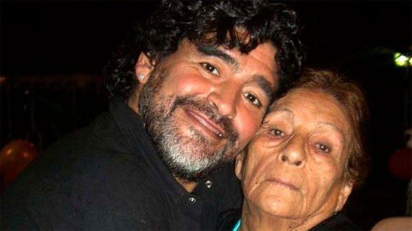 Diego Maradona antes de su muerte, lloraba frecuentemente por su madre con inmenso dolor – Prensa 5