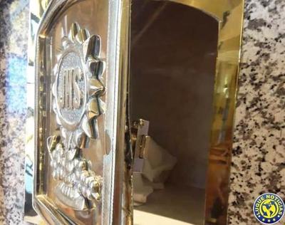 Profanan una capilla en Luque •