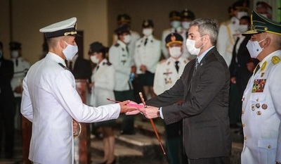 Egresan más de 95 nuevos oficiales de la Academia Militar