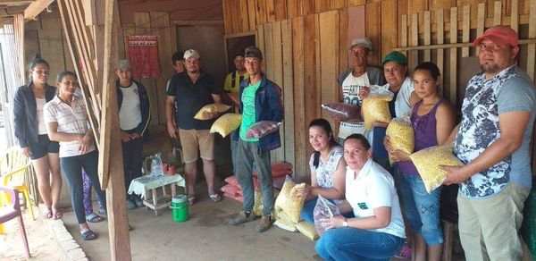 Productores de Yhú reciben semillas de autoconsumo - Noticiero Paraguay