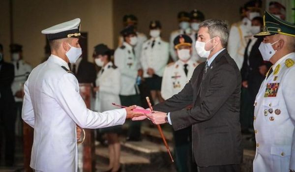 Egresan más de 95 nuevos oficiales de la Academia Militar