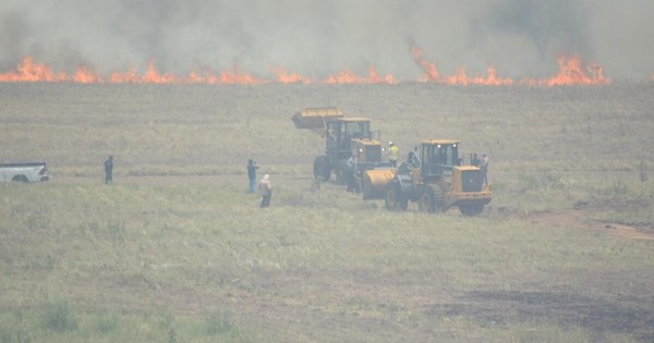 La Nación / Incendio en Ayolas no afectó a la central hidroeléctrica ni a funcionarios