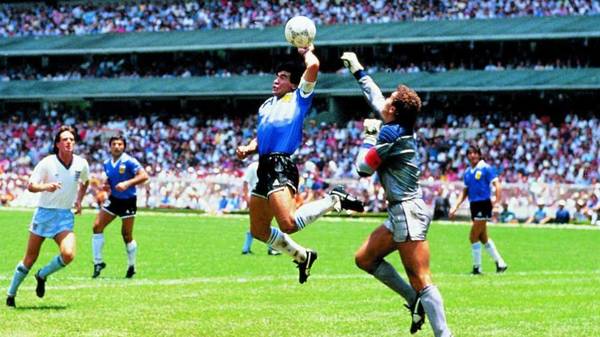 MARADONA: El perfecto ídolo de papel latinoamericano