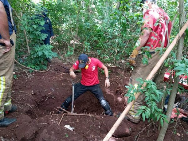 En Amambay hallan fosa común con 4 cadáveres