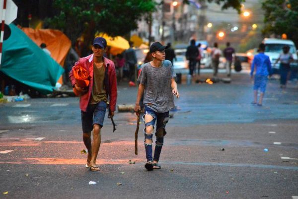 Piquetes en el centro: Fiscalía, llena de excusas para no intervenir  - Nacionales - ABC Color