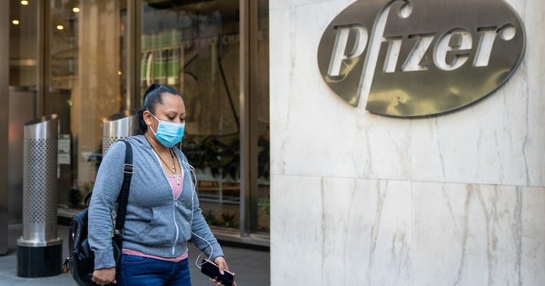 La Nación / Pfizer inicia gestiones para registrar en Brasil su vacuna