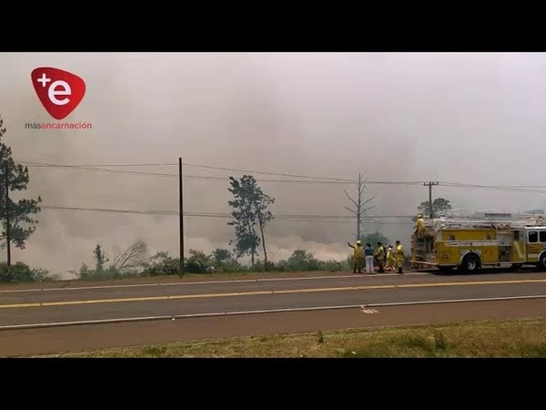 LUEGO DE UN ARDUO TRABAJO BOMBEROS VOLUNTARIOS LOGRARON CONTROLAR EL VORAZ INCENDIO EN TRINIDAD