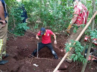 Identifican a los 4 jóvenes hallados en fosa común en Amambay