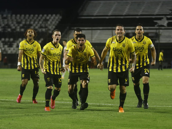 Guaraní recibe a Gremio en el Defensores del Chaco