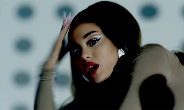 Nuevo Clip de Ariana Grande «34+35» | OnLivePy