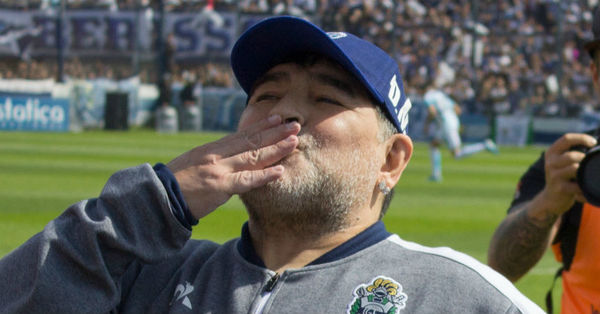 La premonitoria publicación de la hija de Maradona minutos antes de su muerte: 'Encontrármelo por la ciudad' - C9N