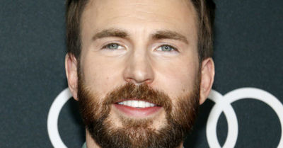 Chris Evans sorprende a sus fans con su talento al piano y demuestra que es una caja de sorpresas - C9N
