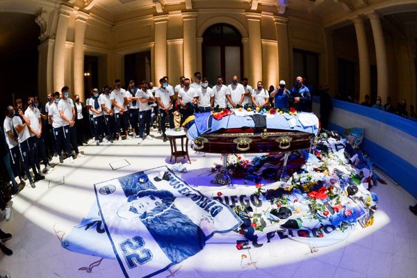 Tras descontrol en la Casa Rosada, familia de Maradona dio por terminado el velatorio y trasladarán el cuerpo a Bella Vista - Megacadena — Últimas Noticias de Paraguay
