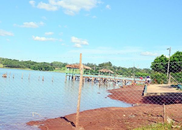 Notificarán a ocupantes para que despejen franja de protección del lago Acaray - ABC en el Este - ABC Color