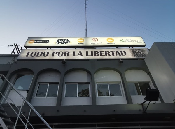 Este domingo lanzan el libro «Nuestro Único Líder», entrevistas de Humberto Rubin » Ñanduti