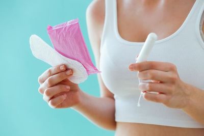 Adolescentes contra la pobreza menstrual esperan que otros países sigan el ejemplo de Escocia - Mundo - ABC Color