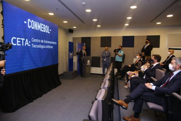 Conmebol inaugura el Centro de Entrenamiento Tecnológico Arbitral (CETA) | OnLivePy