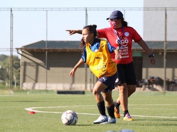 La Albirroja Femenina comenzó nueva etapa de preparación | OnLivePy