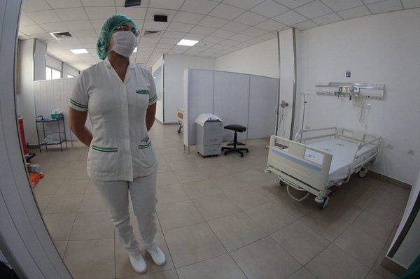 Abdo promulga ley para indemnizar las muertes de personal de salud por COVID-19 | OnLivePy