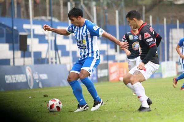 12 DE OCTUBRE SUPERA AL RAYADITO Y LO MANDA A LA ZONA ROJA