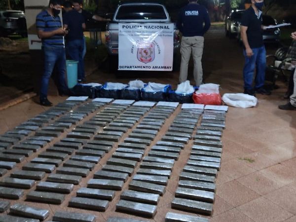 Desconocidos abandonan marihuana tras persecución policial