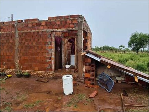 Temporal destechó vivienda en San Juan Bautista