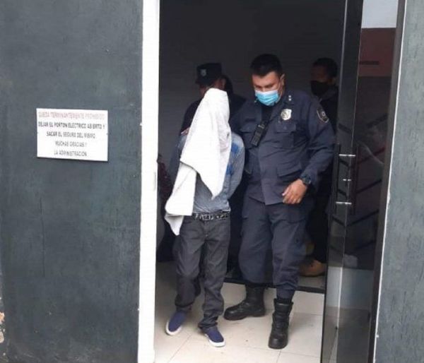 Joven fallece luego de ser apuñalado en una ronda de tragos