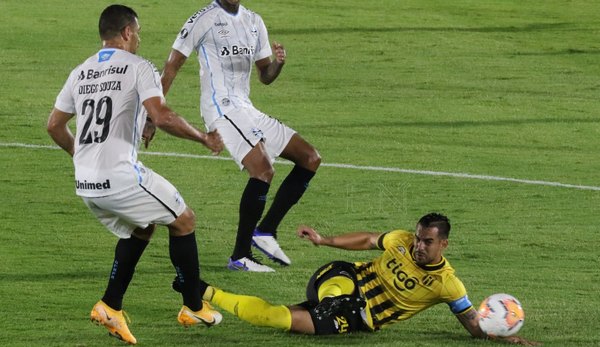 Gremio impone jerarquía ante Guaraní, que se aleja de cuartos
