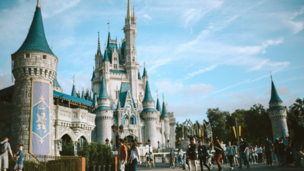 Disney eliminará 4.000 empleos más tras cierres de sus parques temáticos