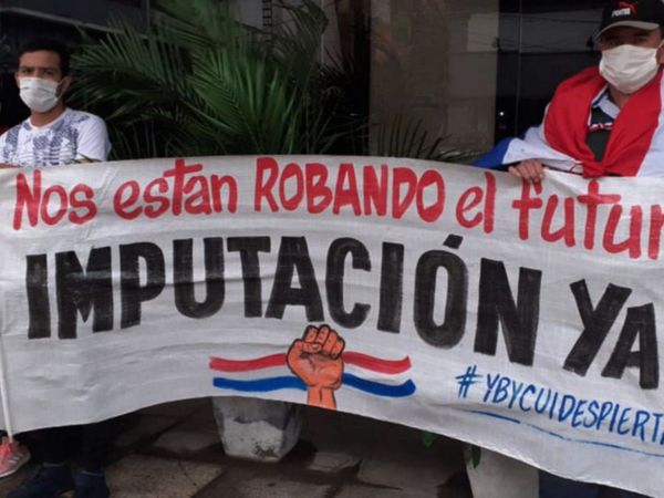 Exigen que esposa de Rivas sea imputada y fiscal rinda cuentas