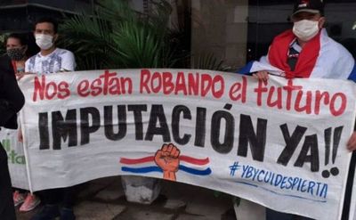 Exigen que esposa de Rivas sea imputada y fiscal rinda cuentas