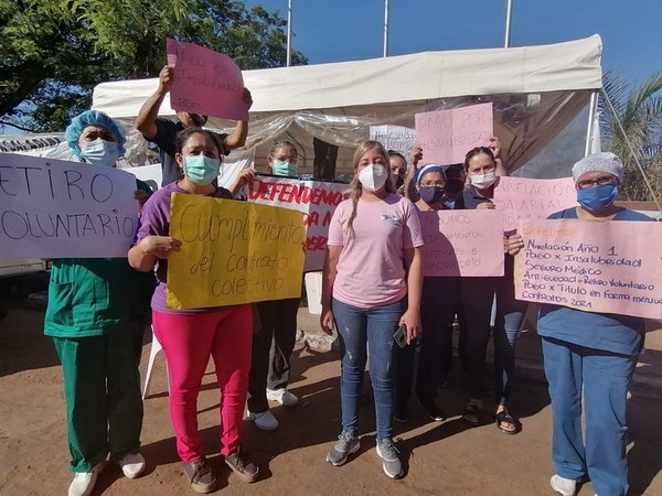 “Sin pena ni gloria” levantaron huelga de funcionarios del Hospital de Clínicas - ADN Paraguayo
