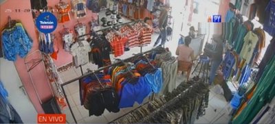 Así asaltan un comercio en Mariano Roque Alonso | Noticias Paraguay