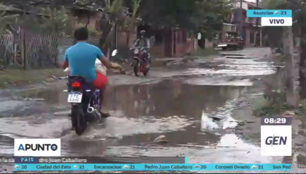 HOY / Secuelas de la tormenta en el barrio San Cayetano de Asunción