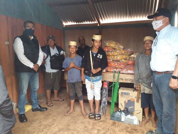 Entregan semillas y herramientas a nativos de Repatriación - Noticiero Paraguay