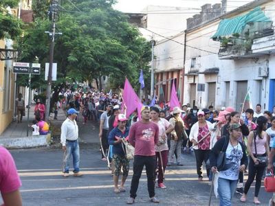 Diputada denuncia "emboscada autoritaria" para tratar polémicos proyectos