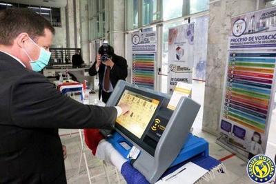 Quince mil máquinas de votación serán utilizadas en las Elecciones Municipales •