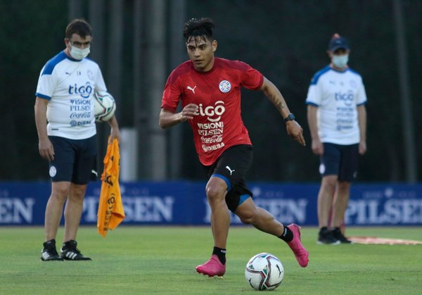 Arce asegura que 'Arza' fue curado a la Albirroja y exige una aclaración