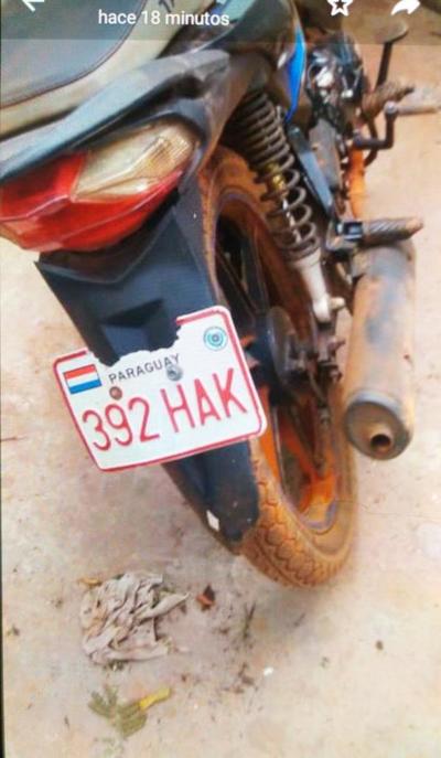 Abandonan motocicleta con chapa falsa en CDE