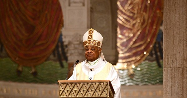 La Nación / El primer cardenal estadounidense negro, a punto de hacer historia