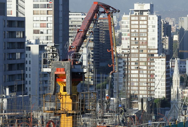El desempleo en Chile baja al 11,6 % en octubre, tercera caída consecutiva - MarketData